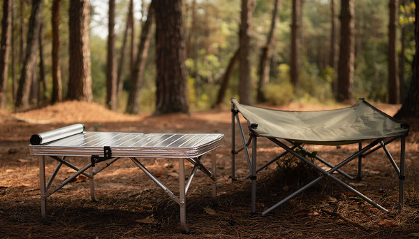 Roll-Top vs Folding Camp Table: Which Is Better for Camping? Two folding campground picnic tables