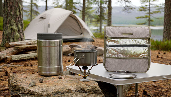 Backpacking Food Cozy vs Insulated Food Jar for Hot Meals Backpacking Food Cozy vs Insulated Food Jar for Hot Meals illustrative photograph