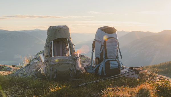 Framed vs Frameless Hiking Backpack: Which Carries Better? Framed and frameless hiking backpacks