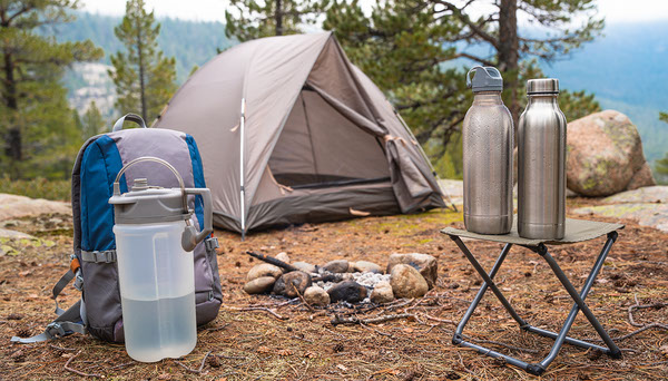 reservoir vs bottles in an outdoor setting
